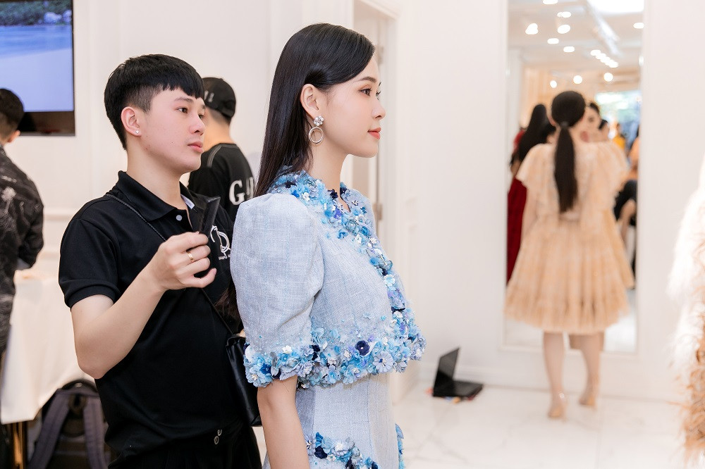 Đột nhập hậu trường fitting Người đẹp Thời trang của Top 35 Hoa hậu Việt Nam 2020 ảnh 13