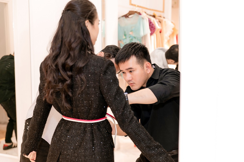 Đột nhập hậu trường fitting Người đẹp Thời trang của Top 35 Hoa hậu Việt Nam 2020 ảnh 10