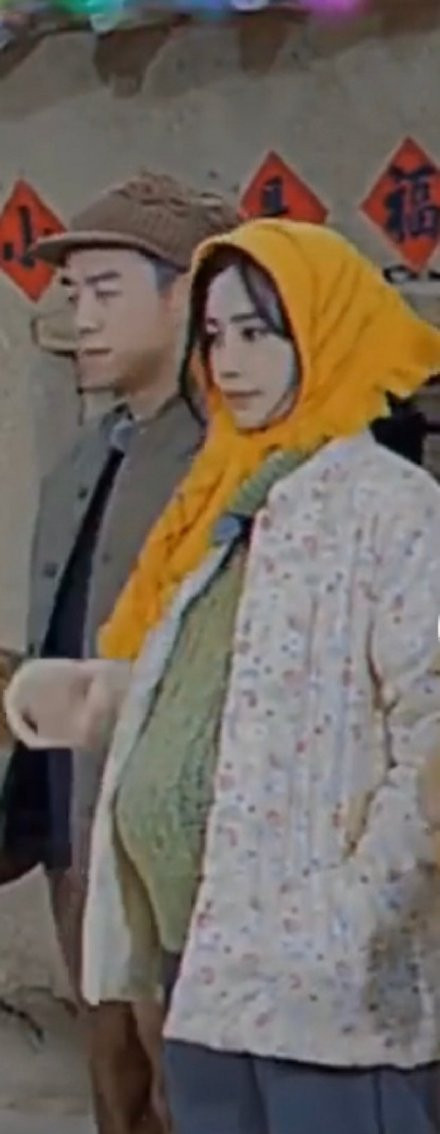 Angelababy hóa gái quê, bụng chửa vượt mặt gây ‘bão’ mạng ảnh 5