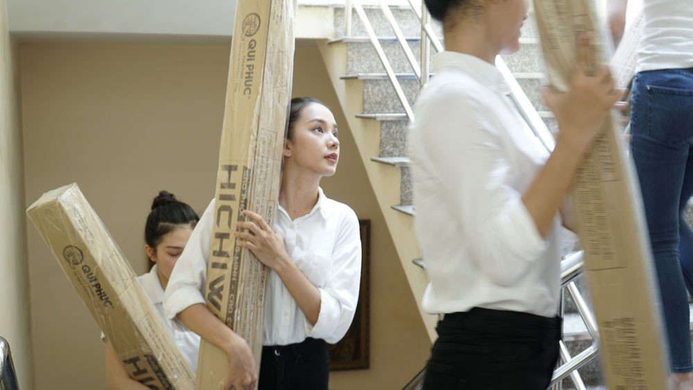 Thí sinh Hoa Hậu Việt Nam tổ chức đêm nhạc cho trẻ em khiếm thị tại mái ấm Thiên Ân ảnh 3