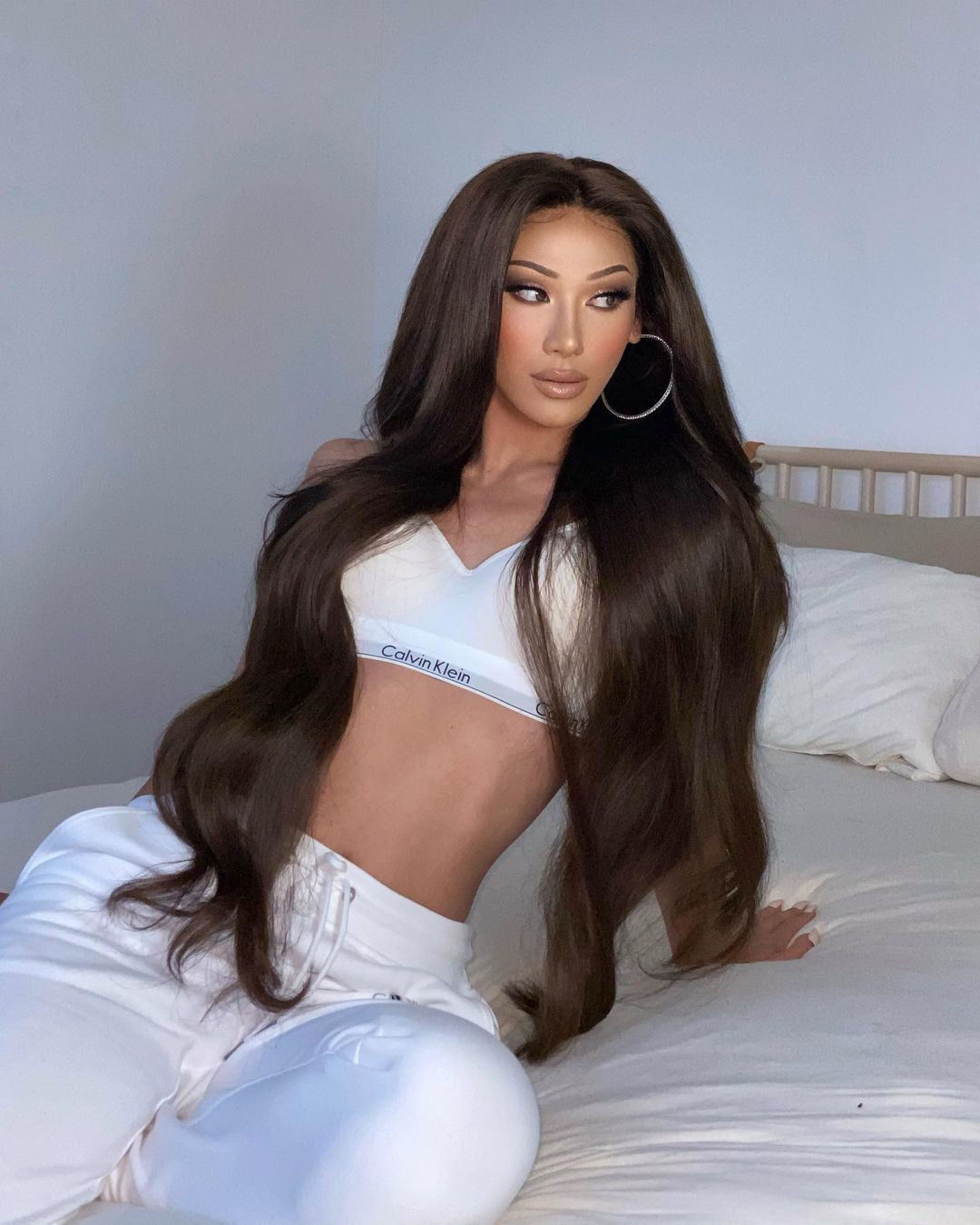 Vẻ đẹp phi giới tính của drag queen gốc Việt nổi tiếng qua show truyền hình Mỹ ảnh 2