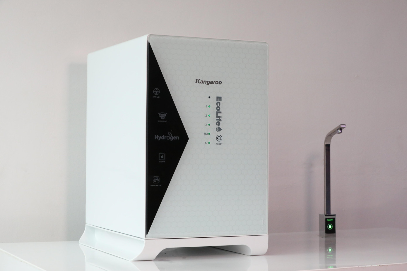Máy lọc nước Kangaroo thí nghiệm loại bỏ chất độc hại styrene có trong dầu thải ảnh 1