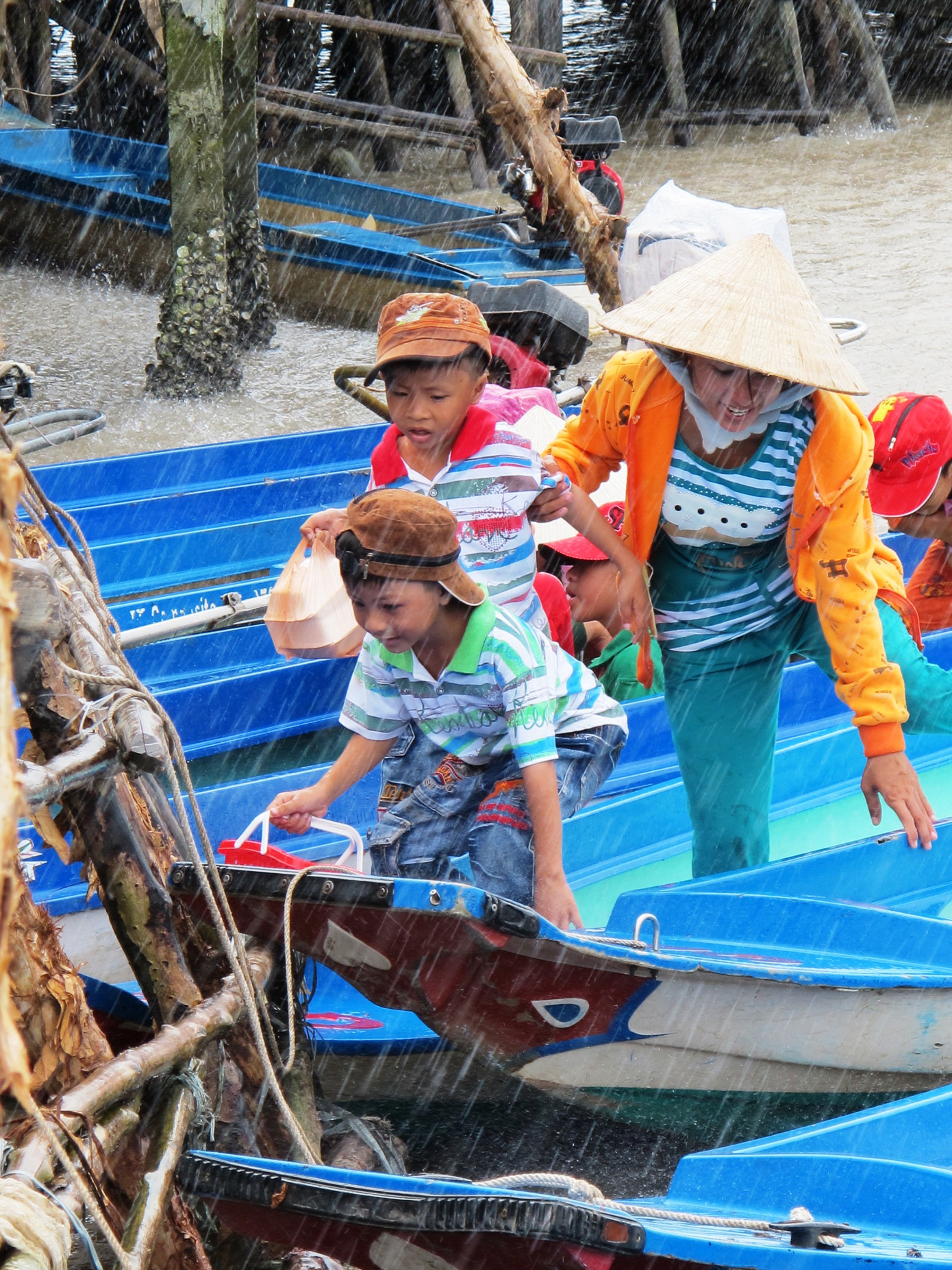 Lễ khai giảng đặc biệt trong mùa COVID-19: Nơi trực tuyến, nơi khai giảng trong lớp học ảnh 10