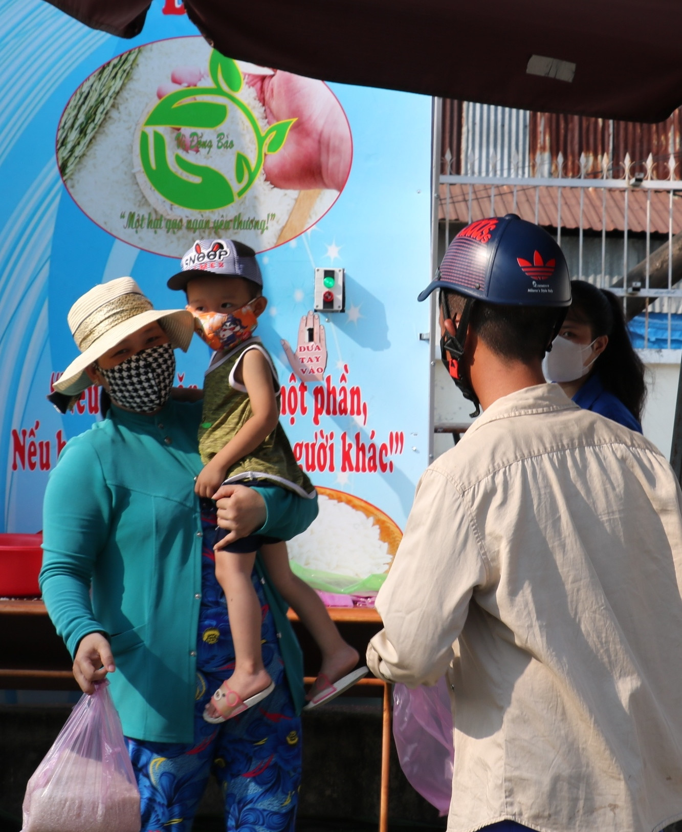 'ATM gạo' thắm đượm tình người ở Đất mũi Cà Mau ảnh 4