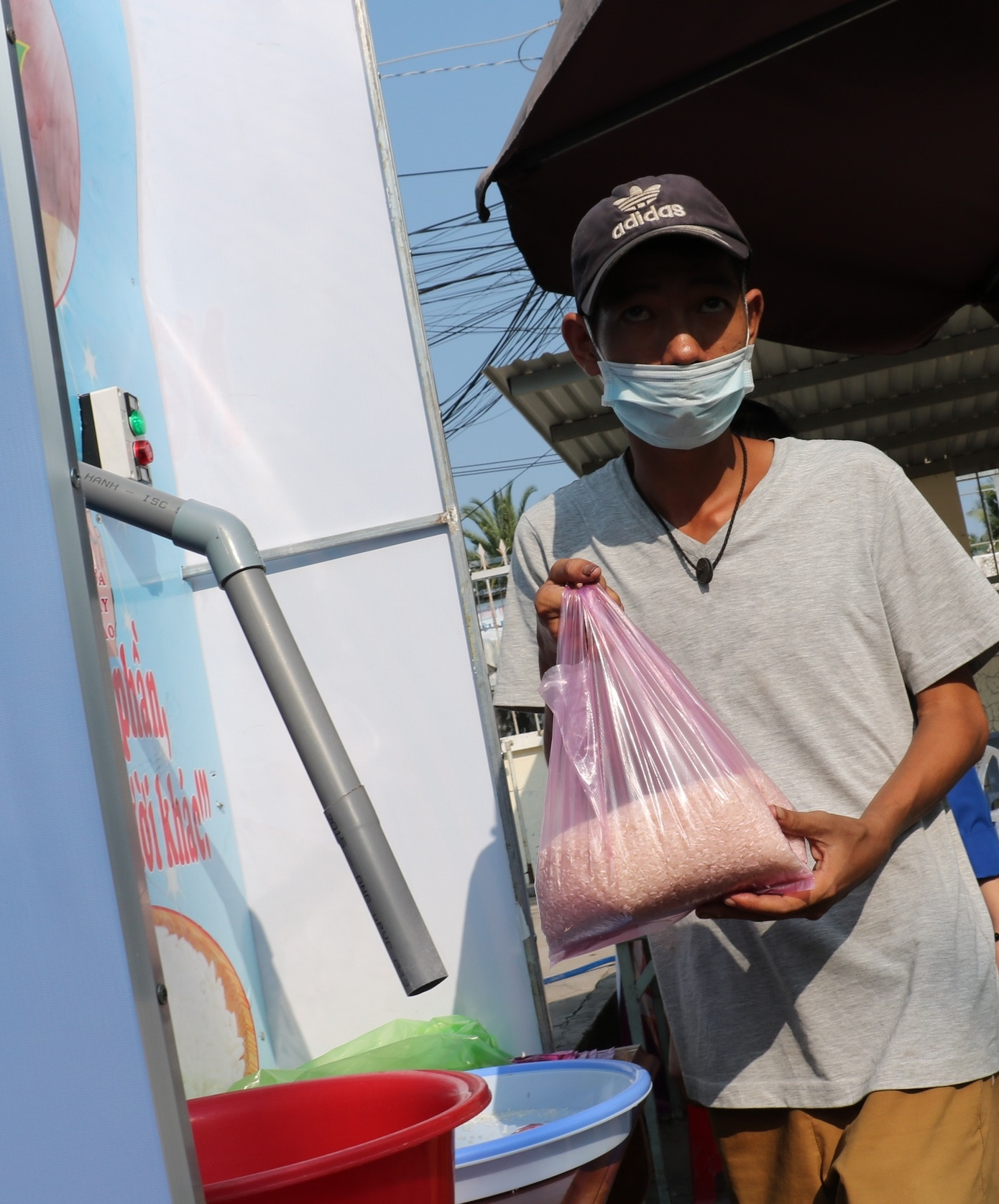 'ATM gạo' thắm đượm tình người ở Đất mũi Cà Mau ảnh 3