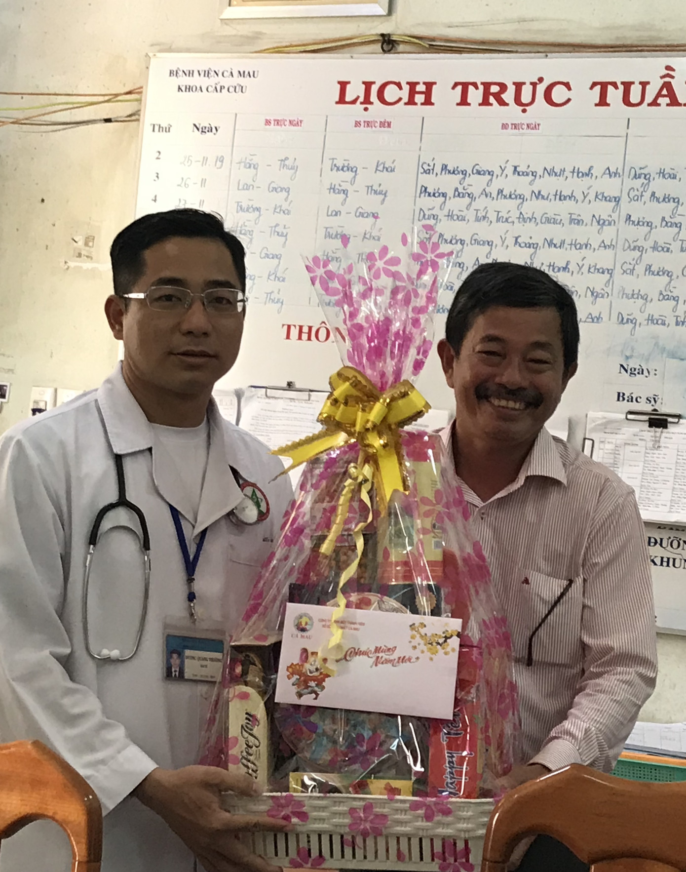 Báo Tiền Phong trao quà Tết cho bệnh nhân nghèo ở Cà Mau ảnh 1