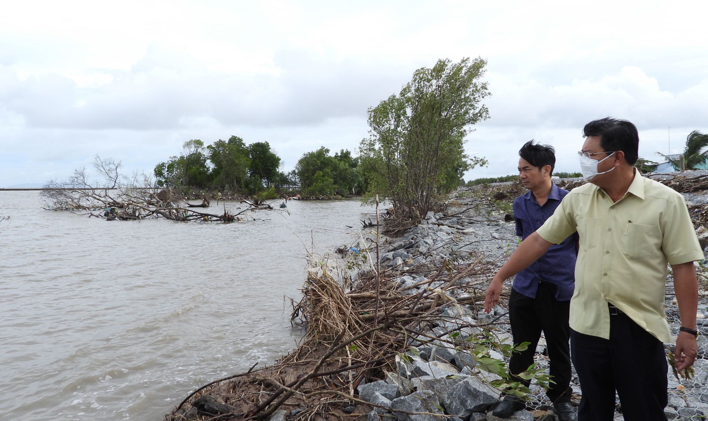 Đê biển Tây sạt lở nghiêm trọng trong mưa bão ảnh 2