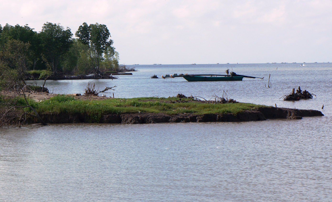 Mùa mưa bão, đê biển Tây Cà Mau đặt trong tình huống khẩn cấp ảnh 5