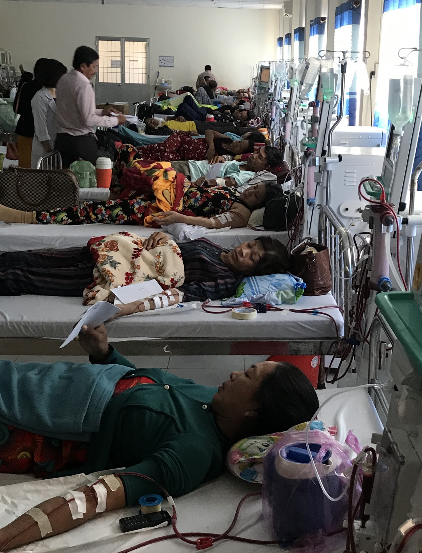 Báo Tiền Phong trao quà Tết cho bệnh nhân nghèo ở Cà Mau ảnh 6