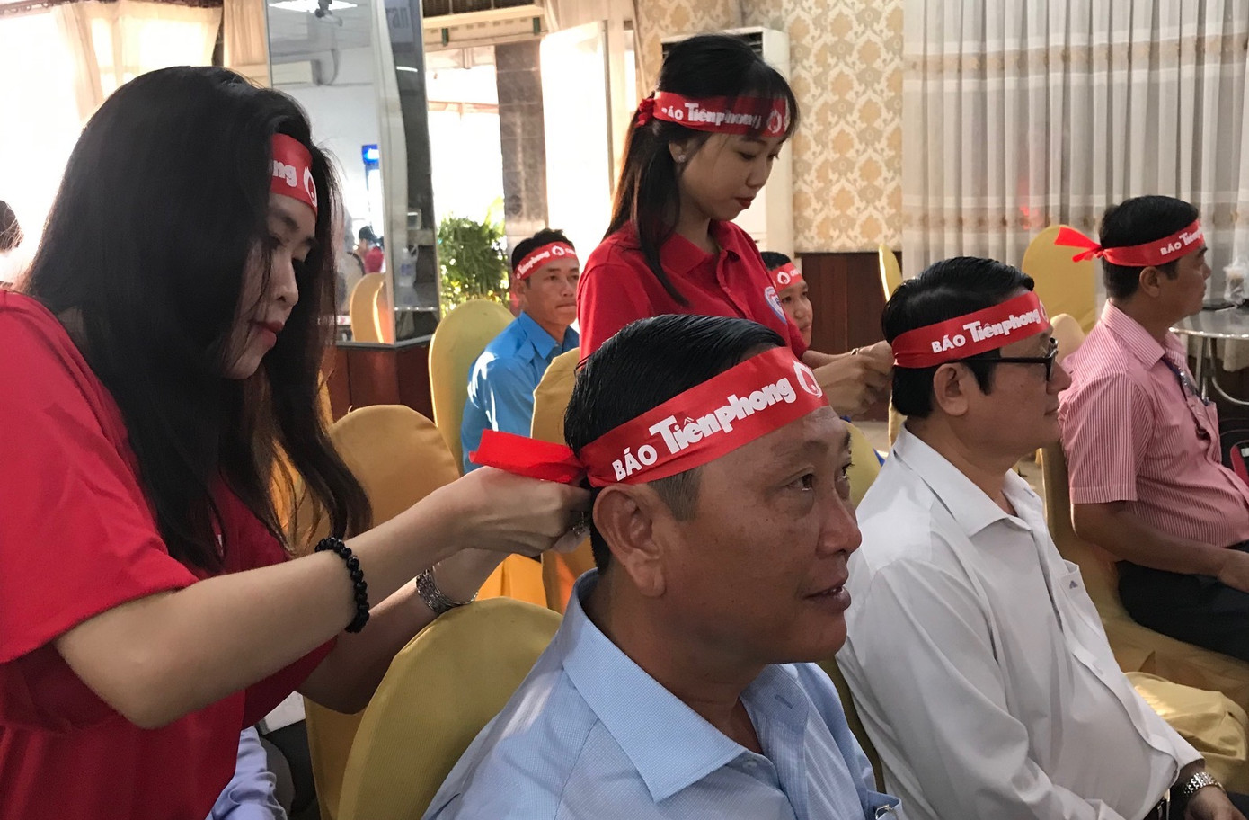 Tưng bừng Chủ nhật Đỏ Đất mũi Cà Mau ảnh 2