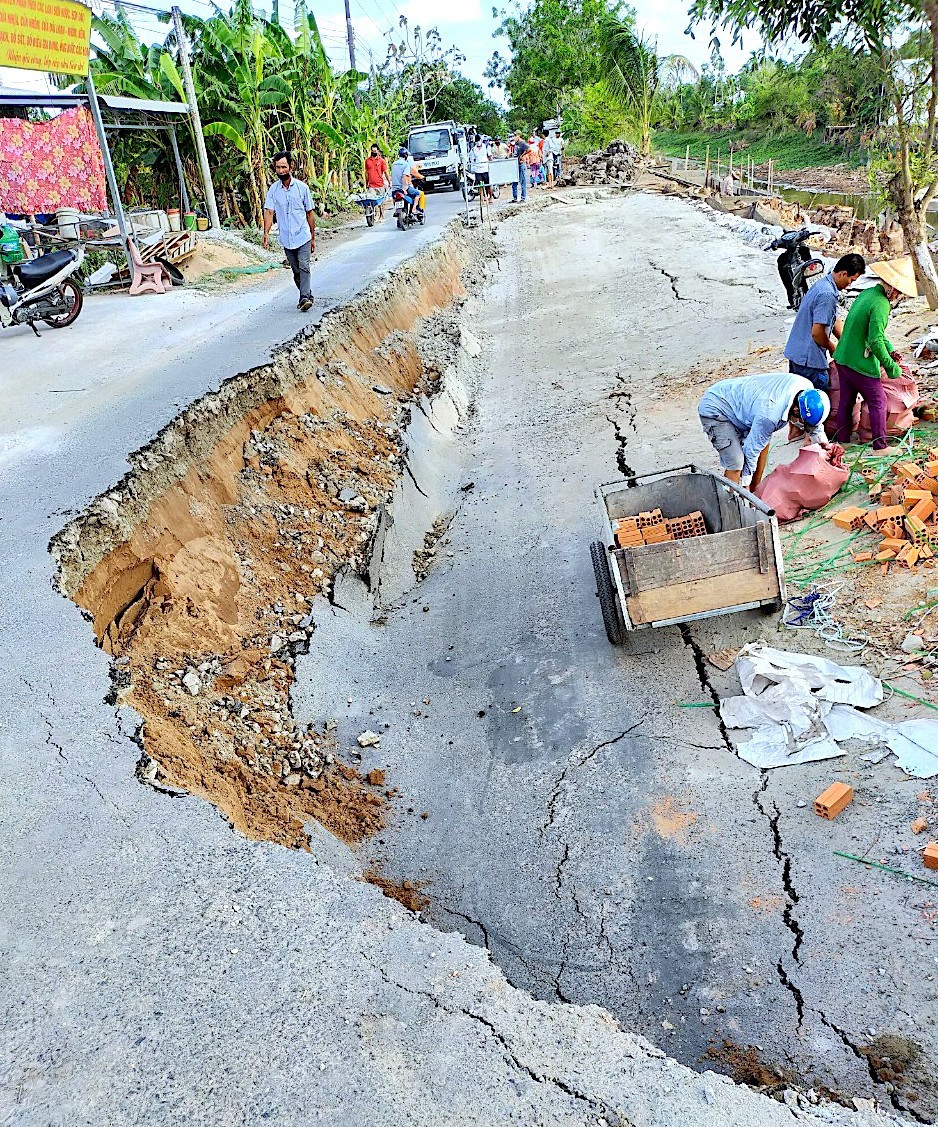 Lại sụp lún kinh hoàng tại Cà Mau ảnh 1