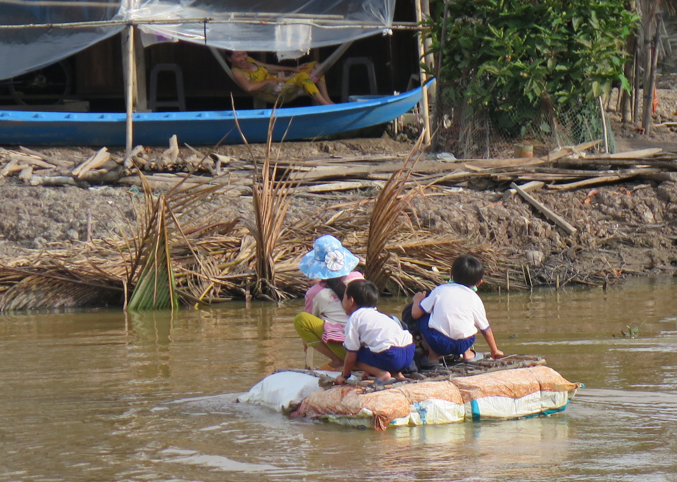 Cà Mau: Ngập diện rộng, một số nơi cho học sinh tạm nghỉ học ảnh 7