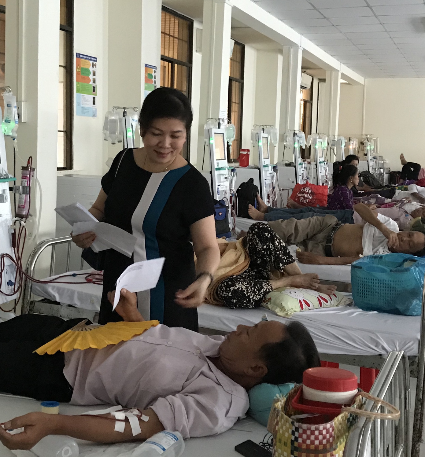 Báo Tiền Phong trao quà Tết cho bệnh nhân nghèo ở Cà Mau ảnh 7