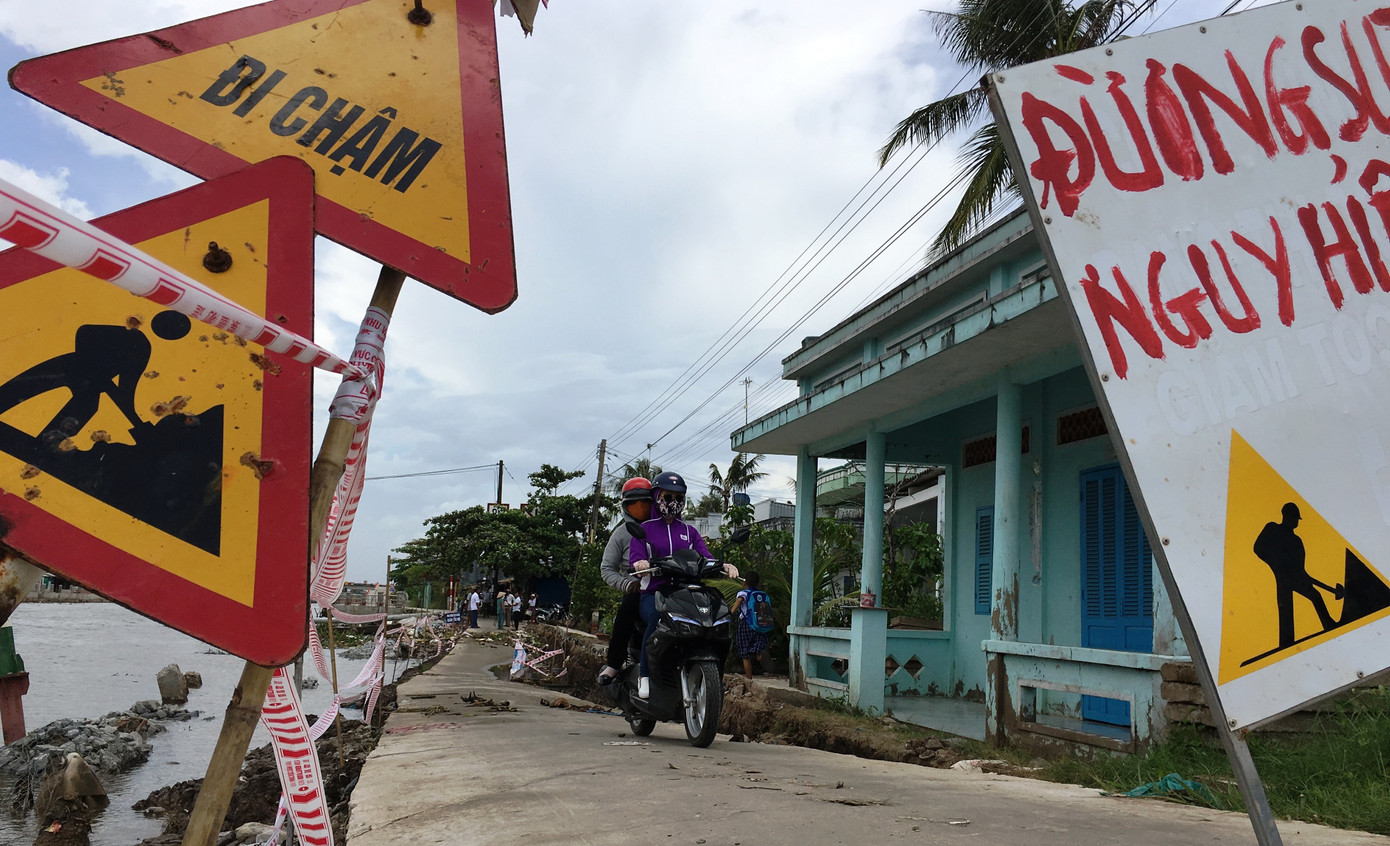 Hạn hán khủng khiếp, đường giao thông ở Cà Mau sụt lún, nứt toác ảnh 3