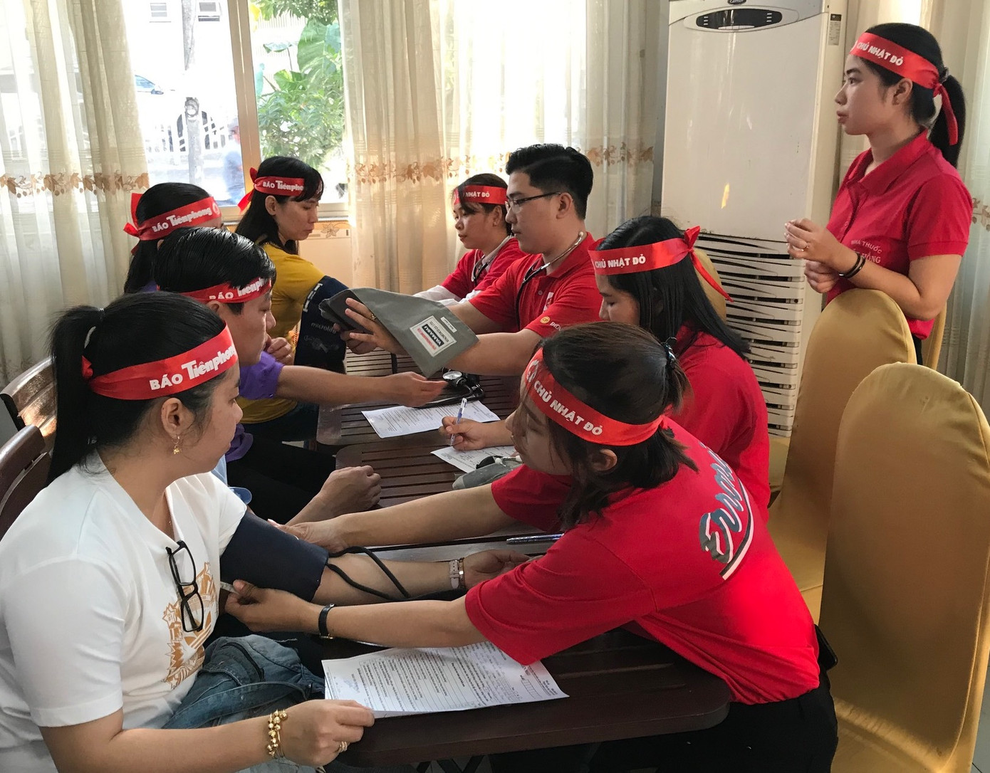 Tưng bừng Chủ nhật Đỏ Đất mũi Cà Mau ảnh 3