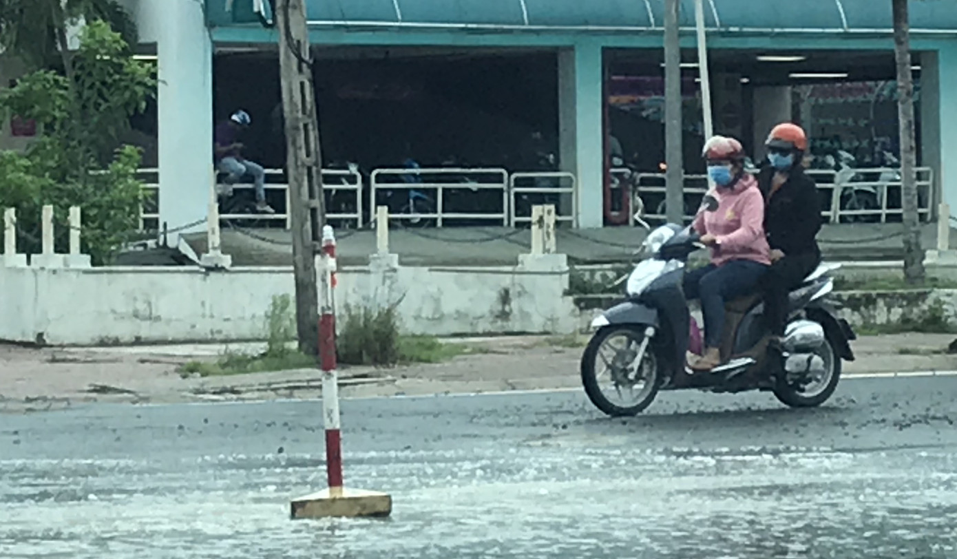 Cà Mau: Ngập diện rộng, một số nơi cho học sinh tạm nghỉ học ảnh 6