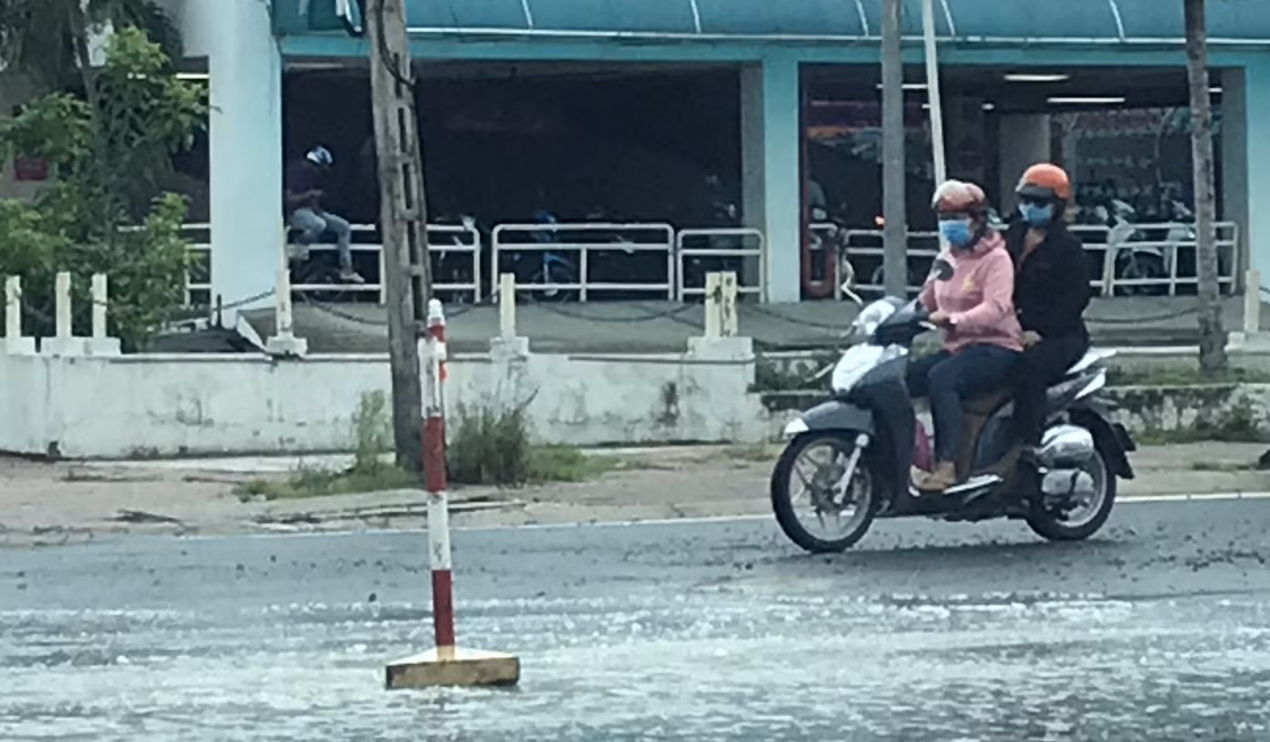 Cà Mau: Ngập diện rộng, một số nơi cho học sinh tạm nghỉ học ảnh 6