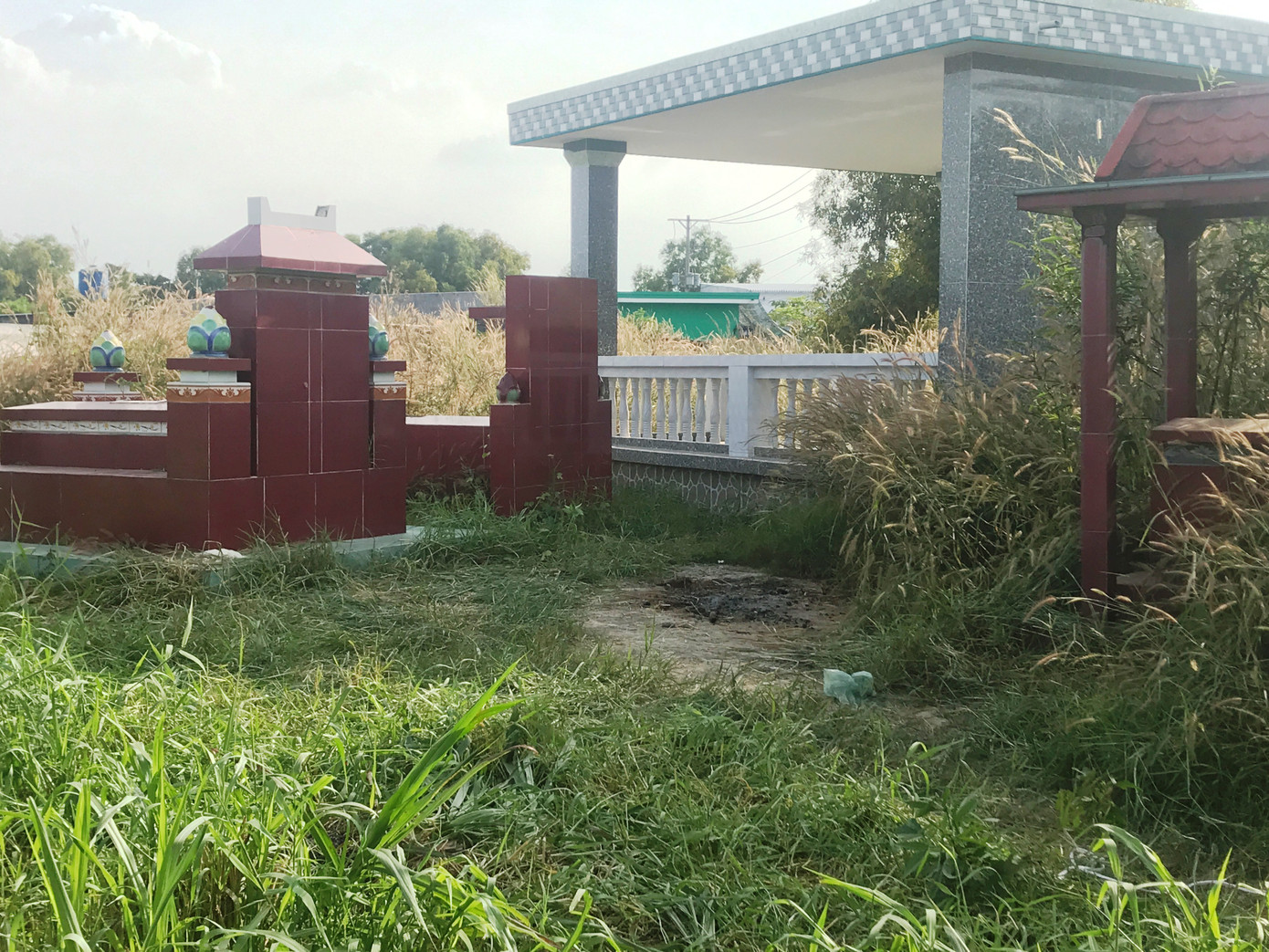 Điều tra nghi vấn xương người bị đốt trong nghĩa địa ở Sài Gòn ảnh 1