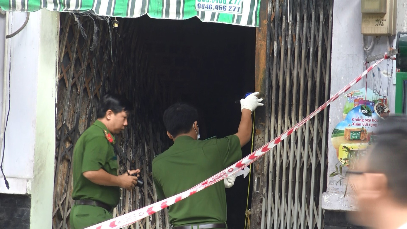Nhân chứng vụ cháy làm 3 người chết: Oái oăm 2 lớp cửa bít lối thoát duy nhất ảnh 3