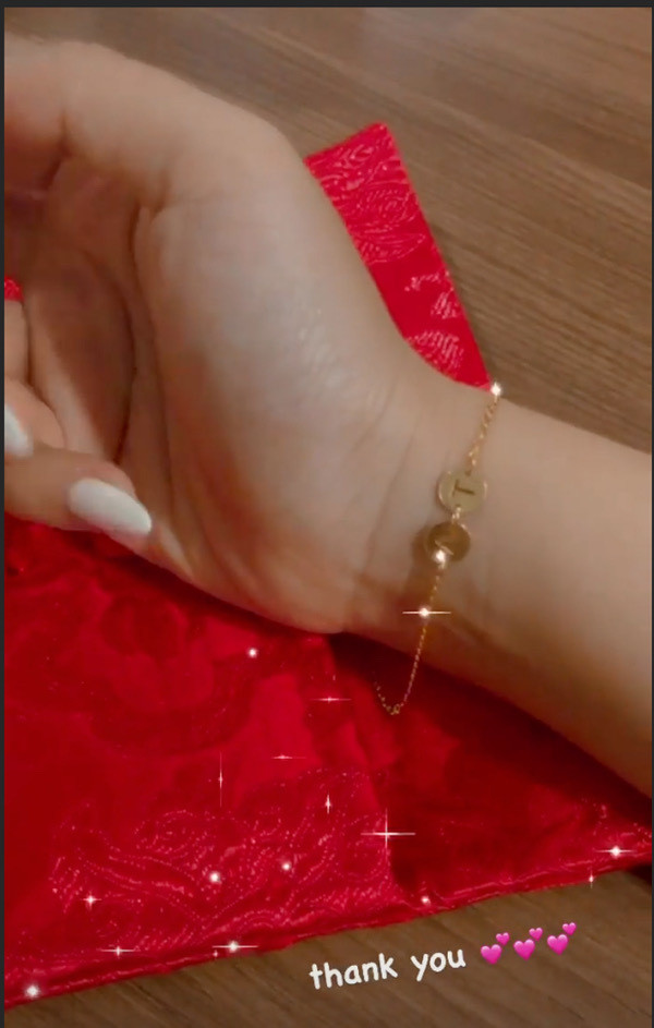 Chu đáo như cô dâu Viên Minh: Chuẩn bị cả lắc vàng tặng cho các chị em tới dự đám cưới ảnh 2