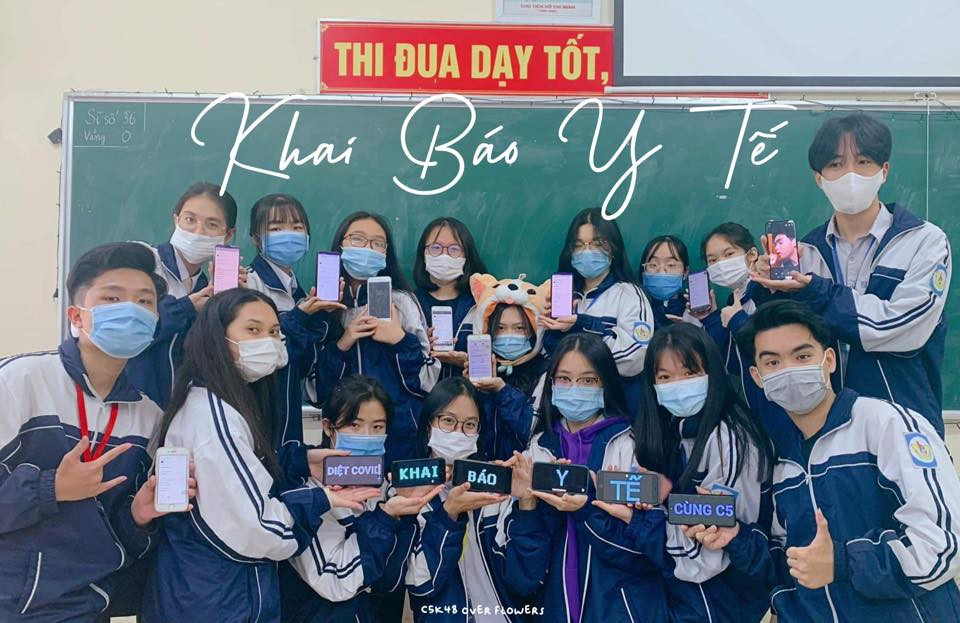Teen THPT chuyên Phan Bội Châu chụp ảnh kỷ yếu mùa dịch theo thông điệp 5K của Bộ Y tế ảnh 4