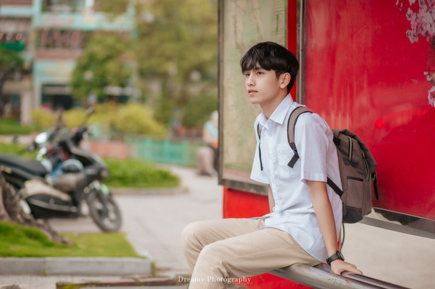 Trai đẹp trường Y gây sốt cộng đồng mạng nhờ bức ảnh thẻ trên giấy phép lái xe ảnh 6