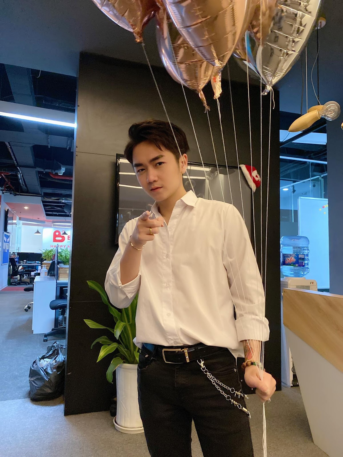 Những gương mặt phỏng vấn, ghép đôi đường phố nổi bật được cộng đồng mạng yêu thích ảnh 5