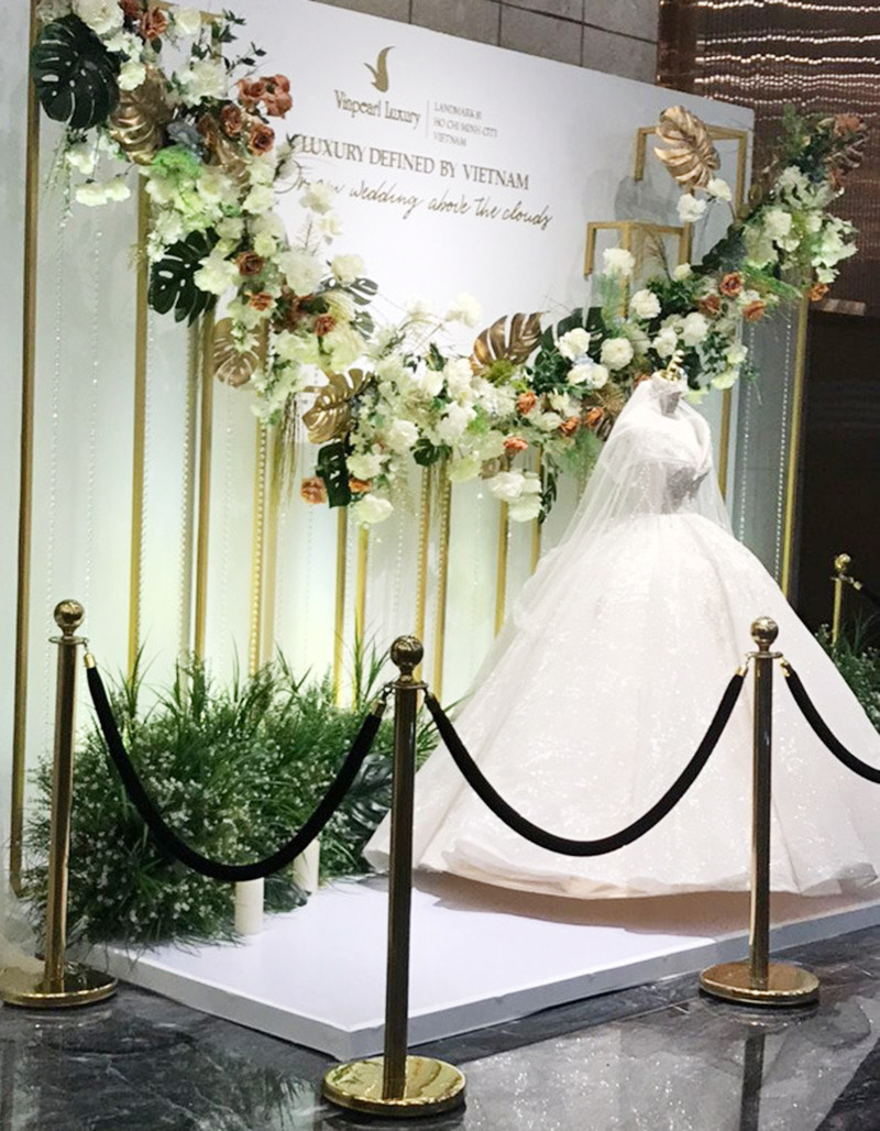 Cận cảnh váy cưới 28 tỉ đồng của Xoài Non - vợ Xemesis, streamer giàu nhất Việt Nam ảnh 6