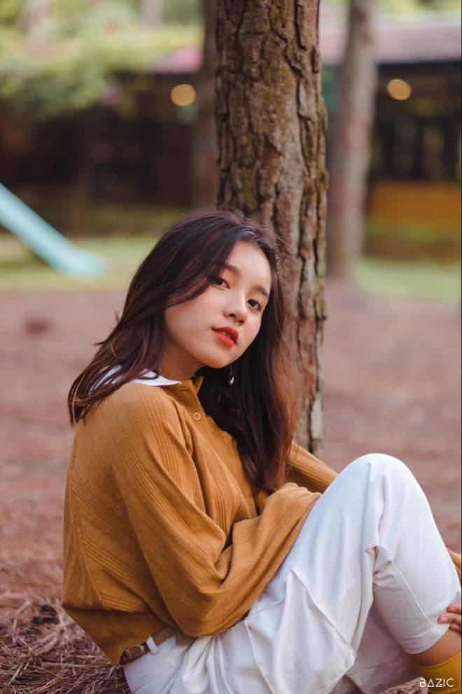 Cô nàng thủ khoa khối D1 đang gây sốt: Gương mặt xinh lung linh, học hành siêu đỉnh! ảnh 3