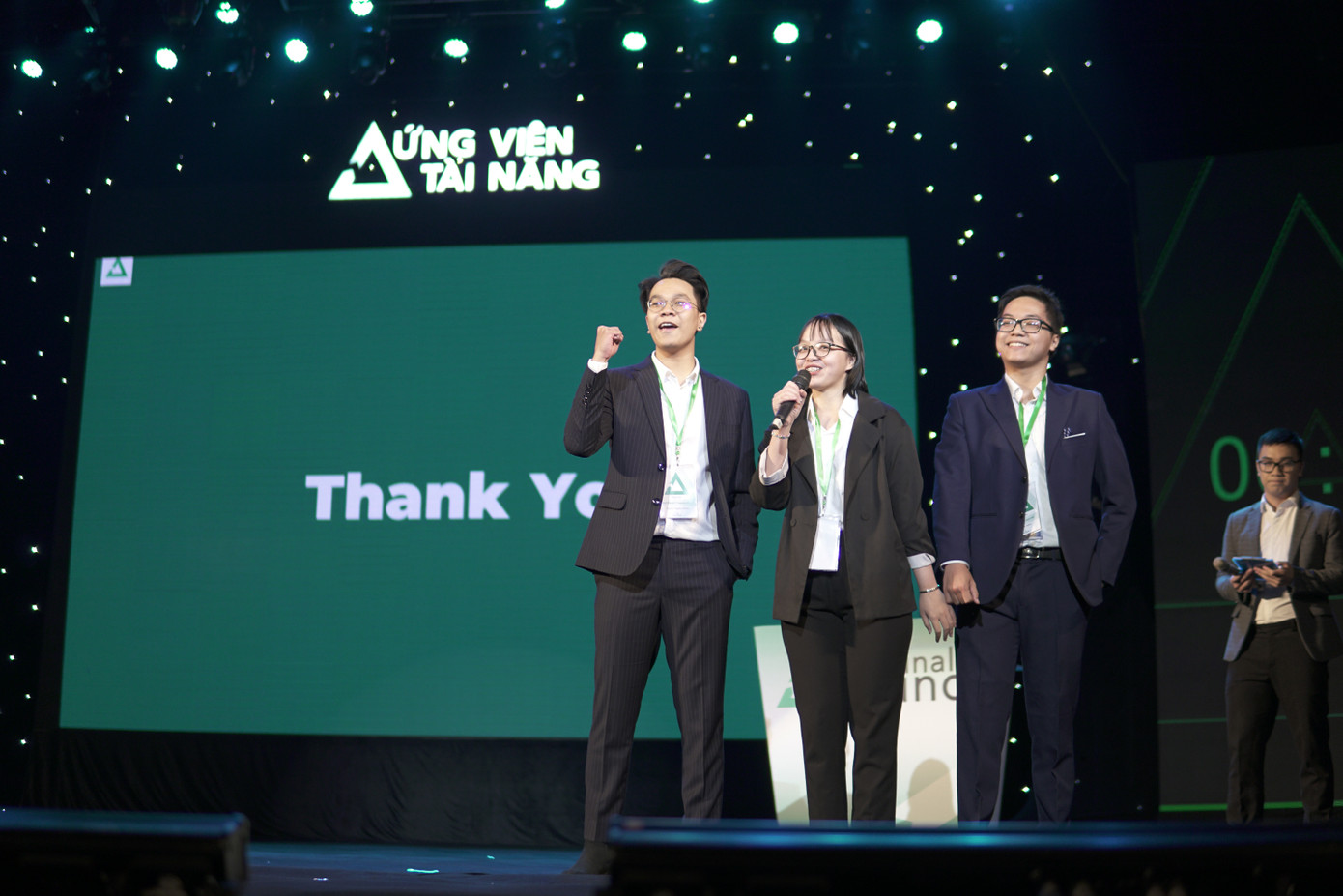 Quán quân trăm triệu của “Ứng viên tài năng 2020” ĐH Ngoại thương từng cưỡi voi đi học ảnh 1