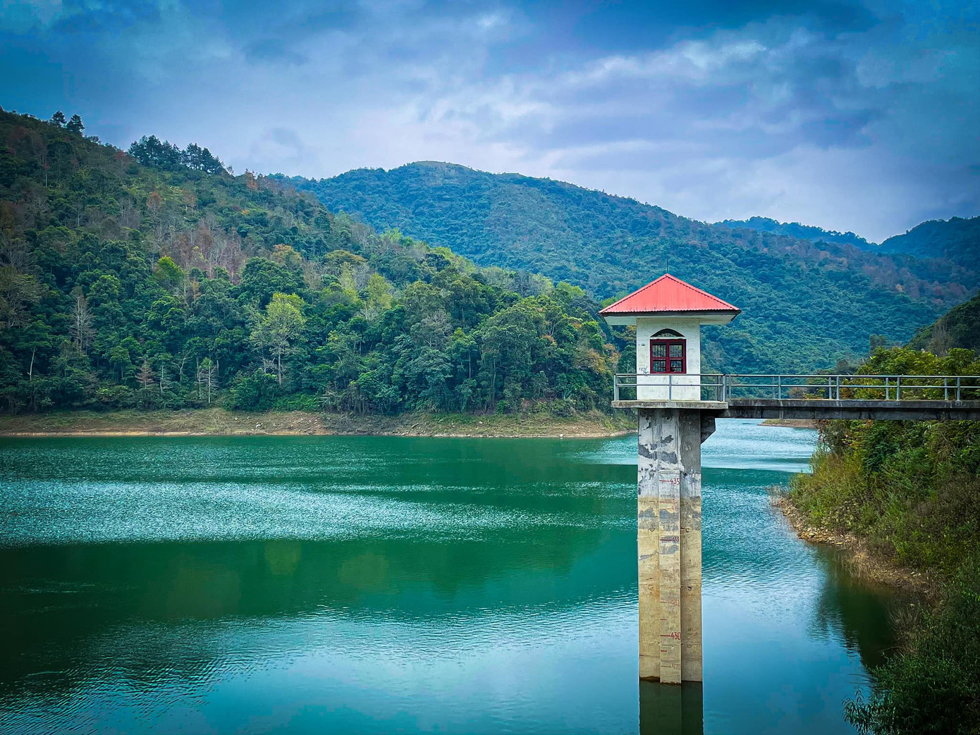 Khung cảnh đẹp dịu dàng chẳng thua kém châu Âu. Mùa Đông ở Cao Bằng đẹp như trời Âu: Rủ ngay hội bạn thân “lập kèo” lên đường nào! ảnh 9