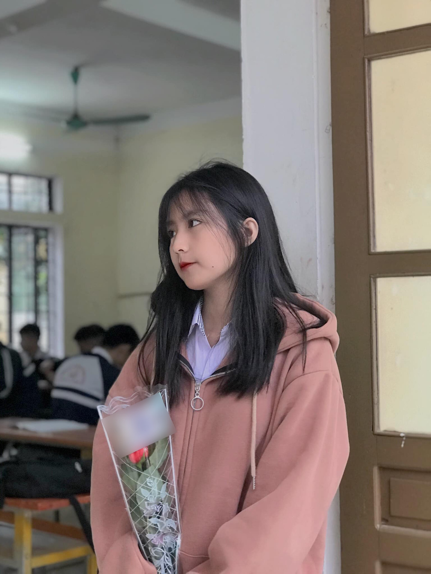 Chụp ảnh “sương sương” đứng trước cửa lớp, nữ sinh Hà Tĩnh được dân mạng “rần rần” thả tim ảnh 4