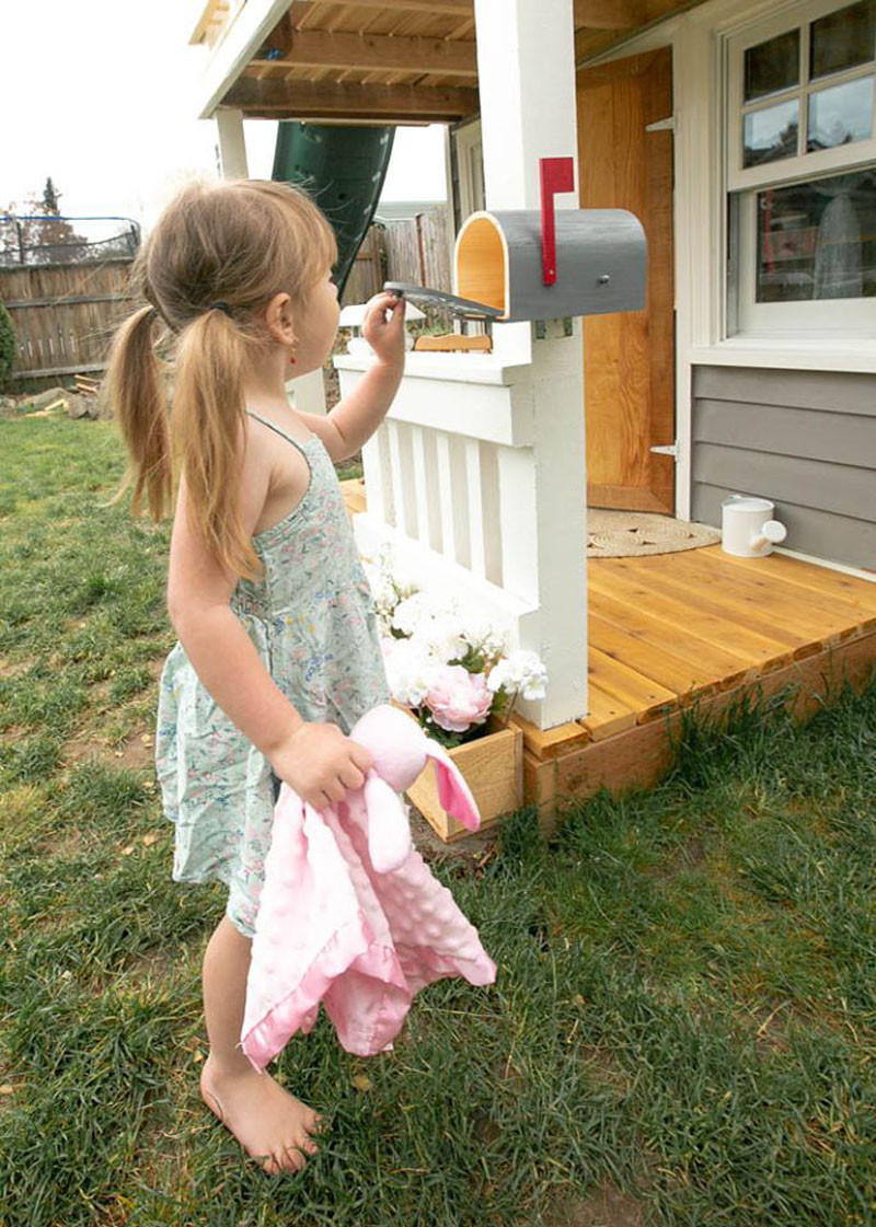 Xúc động ông bố trẻ tự tay xây ngôi nhà cổ tích với đầy đủ tiện nghi tặng con gái ảnh 14