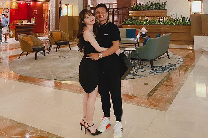 Quang Hải lại follow bạn gái cũ Huỳnh Anh, dân mạng đặt ra nghi vấn “nối lại tình xưa“ ảnh 1
