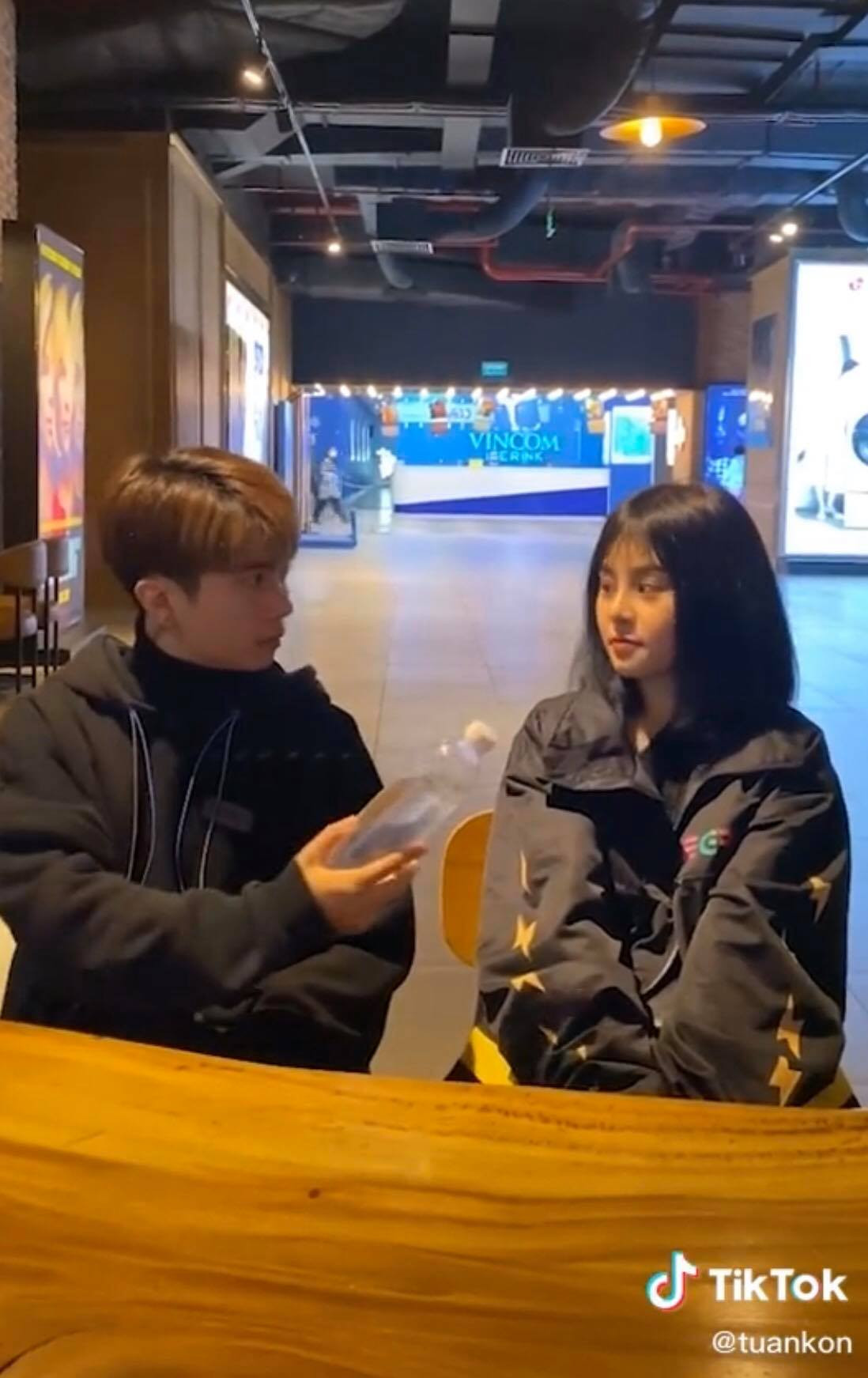 Những cặp đôi TikTokers kết hợp ăn ý, cứ xuất hiện cùng nhau là rinh về chục triệu view ảnh 8