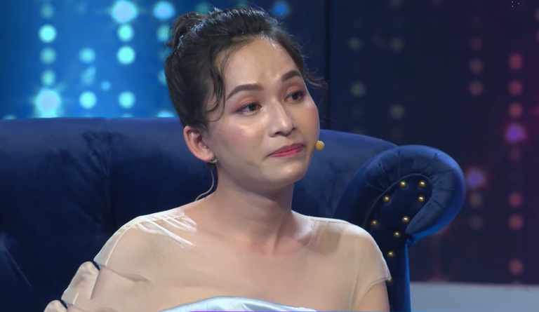 Khán giả liên tục phàn nàn về phần make-up của ê-kíp "Người Ấy Là Ai". “Người Ấy Là Ai” lặp lại lỗi “muôn thuở”, khán giả xem chương trình than trời ảnh 9