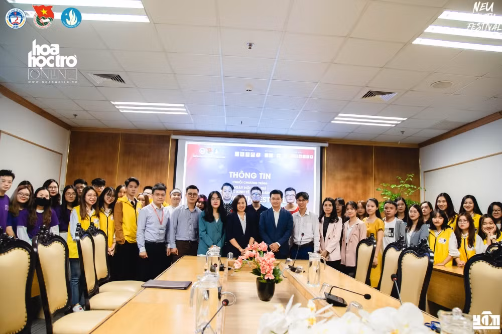 Chương trình chào tân sinh viên K62 ĐH Kinh tế Quốc dân “bùng nổ” trong ngày hội chính ảnh 11