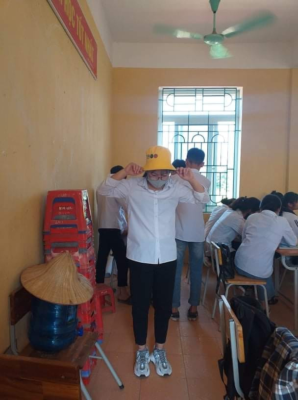 Ngày đầu trở lại trường: Teen háo hức “check-in”, tuân thủ nghiêm các biện pháp an toàn ảnh 9