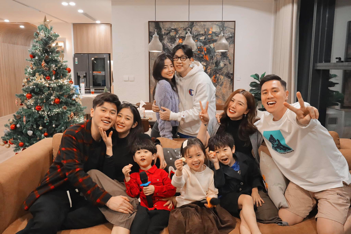 Cơ ngơi “khủng” của vợ chồng Trang Lou - Tùng Sơn: Nhà mới to đẹp đón bé thứ hai chào đời! ảnh 9