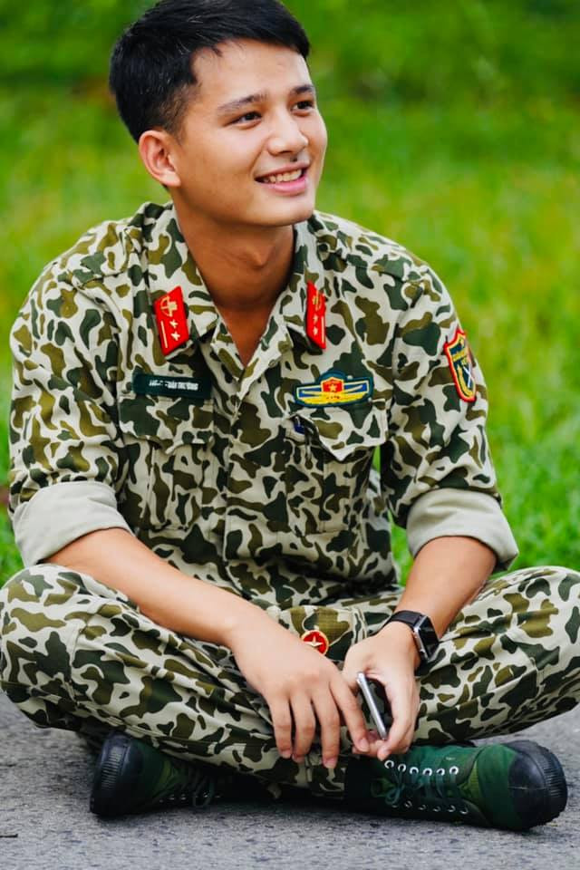 “Soái ca” quân nhân chiếm trọn spotlight trong “Sao Nhập Ngũ“: Người đâu mà vừa đẹp vừa tài! ảnh 1