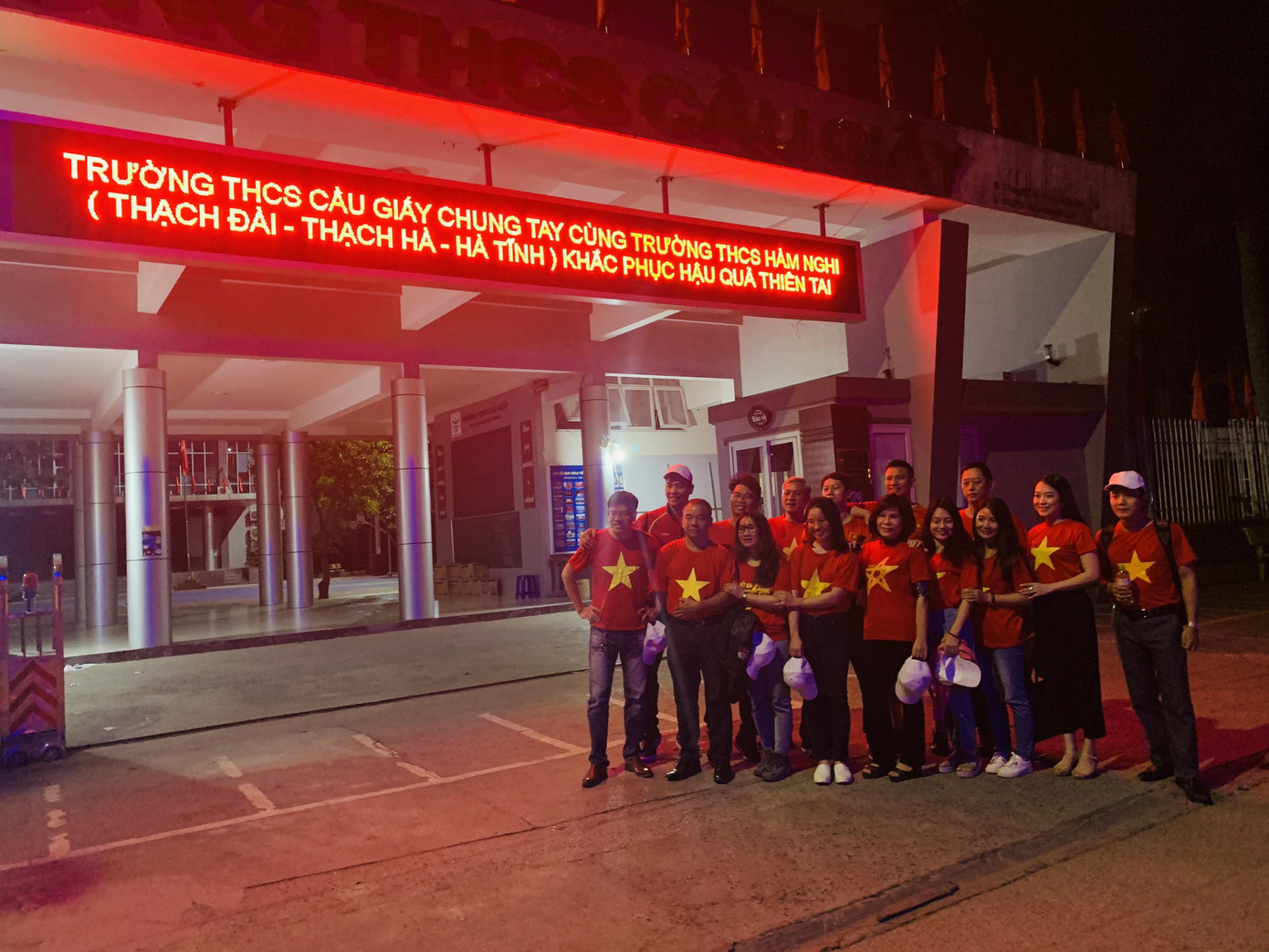 Thầy trò trường THCS Cầu Giấy (Hà Nội) chung tay ủng hộ “khúc ruột” miền Trung ảnh 1