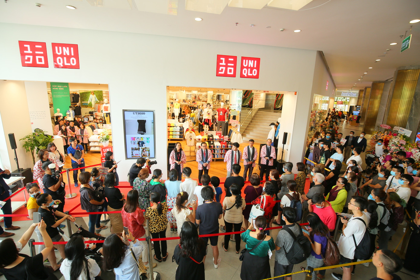 Khám phá cửa hàng rộng 2000 mét vuông tại tòa nhà cao nhất Việt Nam của UNIQLO ảnh 3