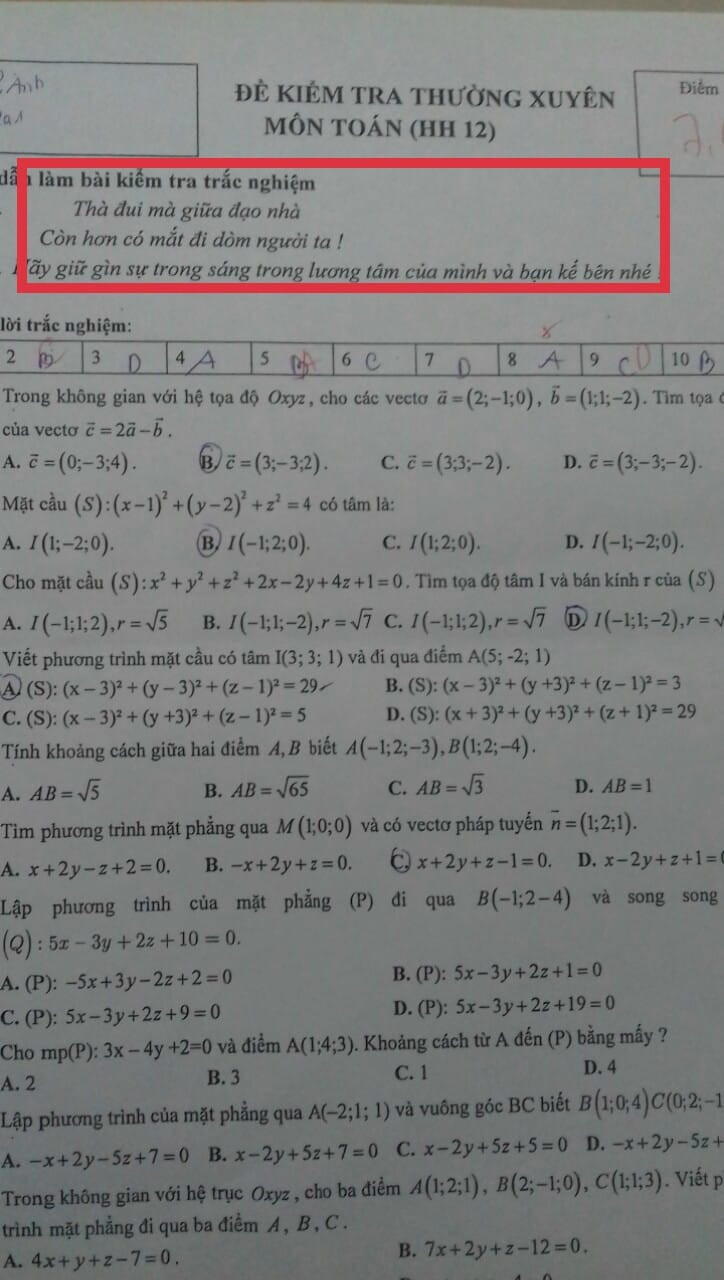 Giáo viên Toán ghi thêm câu thơ vào đề kiểm tra thường xuyên, teen đọc xong sợ “xanh mặt“ ảnh 1