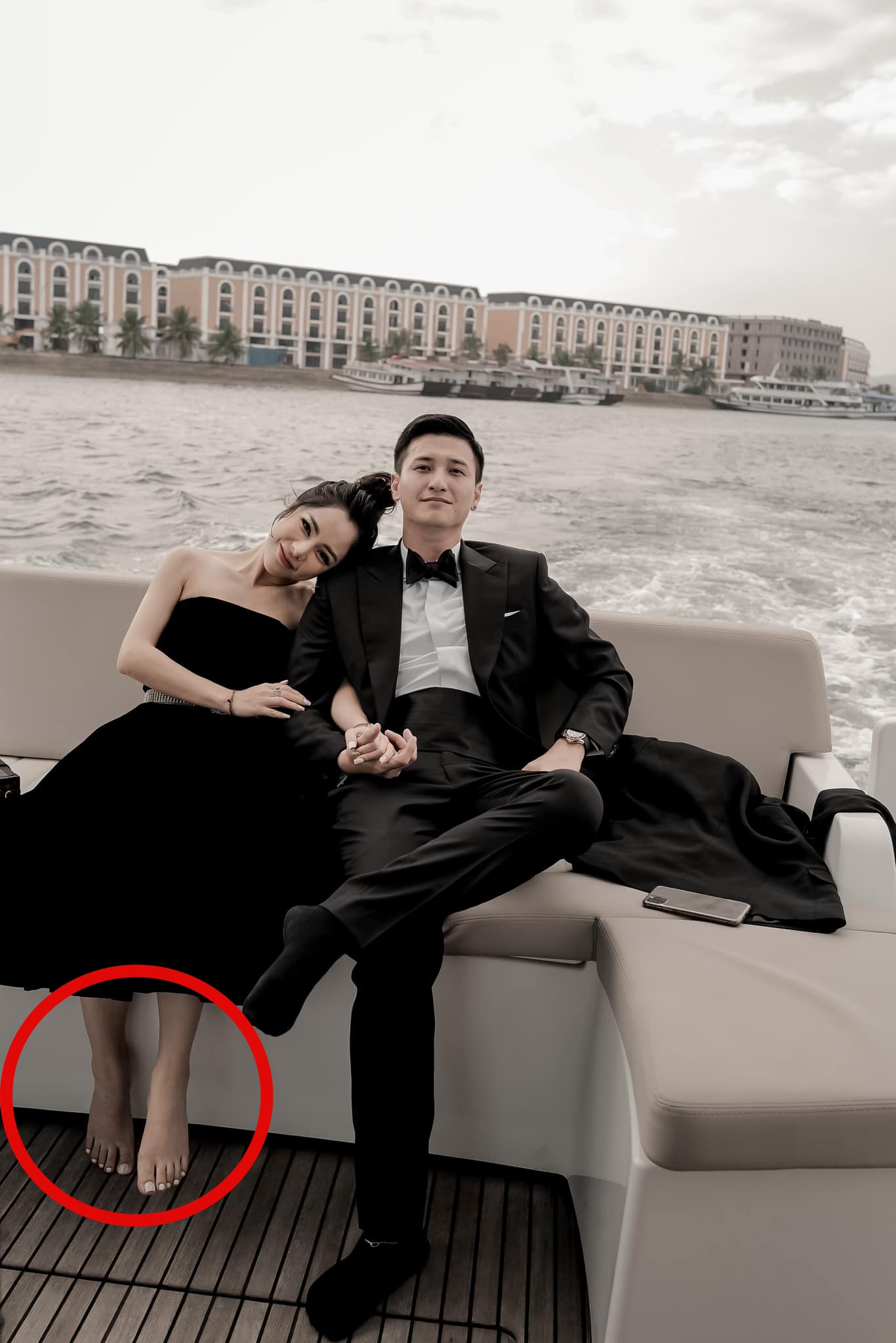 Hẹn hò bạn gái hơn 6 tuổi, Huỳnh Anh đang “gồng” với hình ảnh trưởng thành? ảnh 2