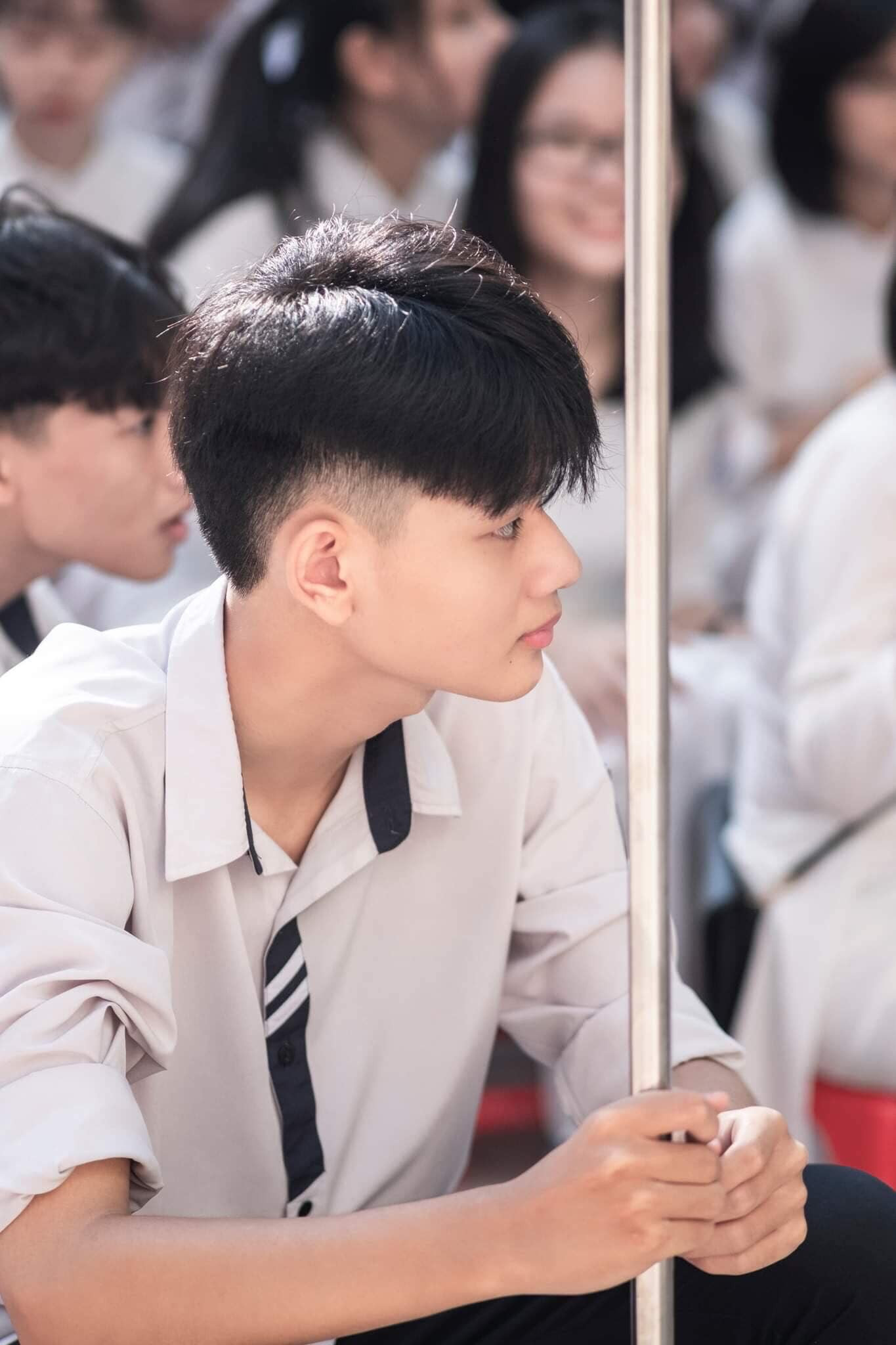 Nam sinh đeo khẩu trang vẫn bị dân mạng “phát hiện” ra nhan sắc “không phải dạng vừa đâu“ ảnh 7