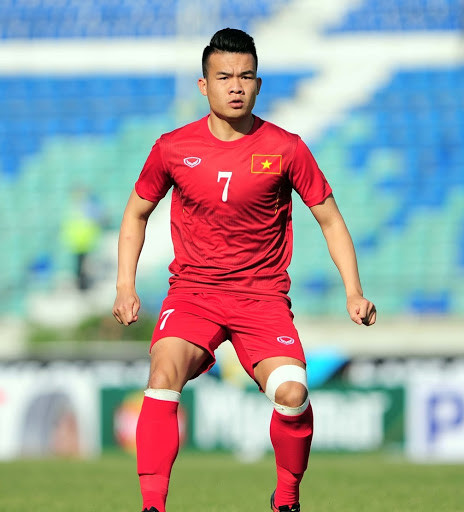 Sau khi đạp thẳng vào ống đồng khiến Hùng Dũng bị gãy chân, cầu thủ Hoàng Thịnh nói gì? ảnh 1