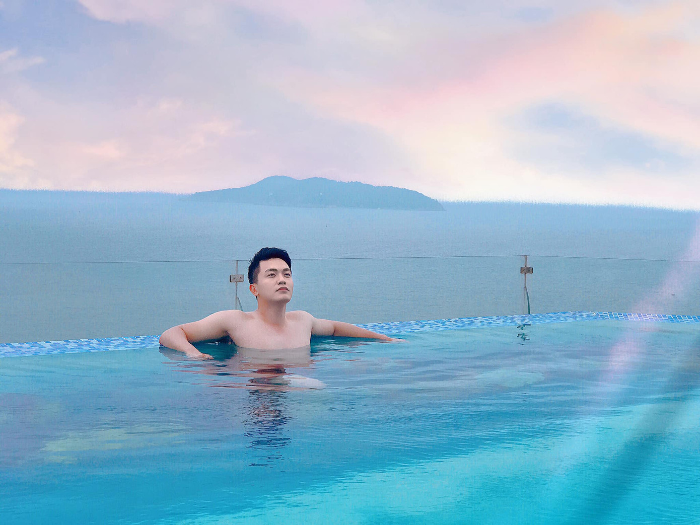 Màn “đọ” body siêu hài hước của chàng bác sĩ điển trai và anh quân nhân “Người Ấy Là Ai“ ảnh 6