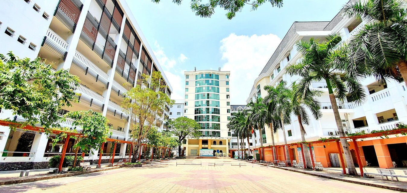 Thêm hàng loạt trường ĐH tại TP.HCM cho sinh viên nghỉ học vì liên quan đến ca COVID-19 ảnh 2