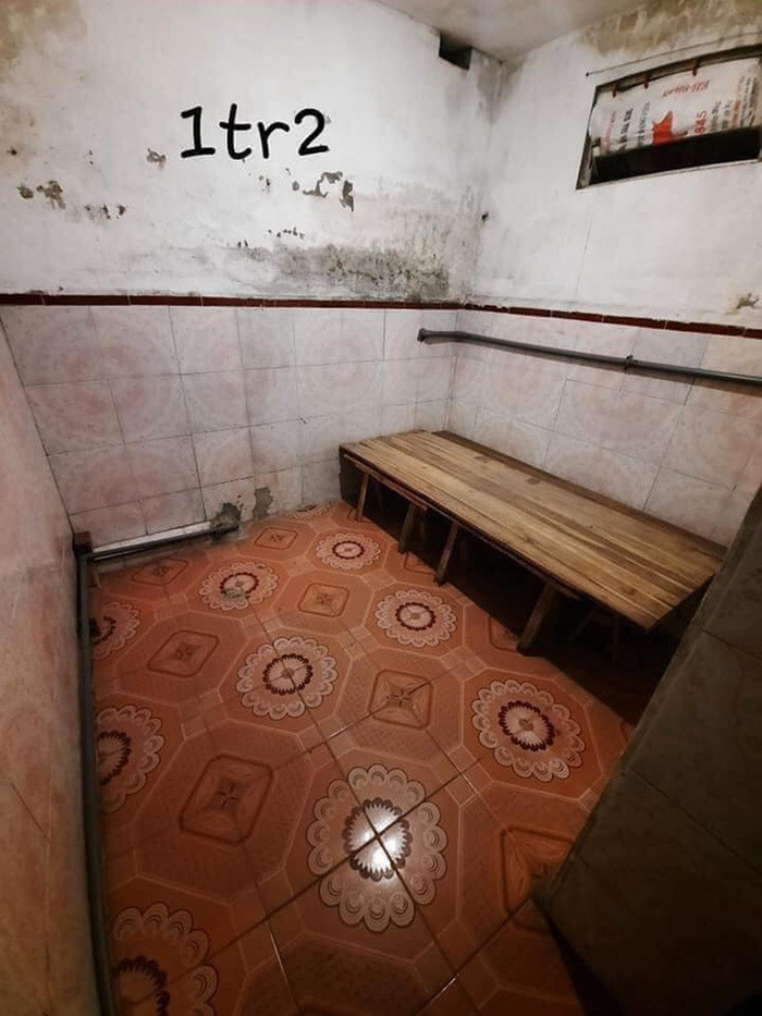 Tân sinh viên khóc dở, mếu dở tìm nhà trọ: Giá “trên trời”, chất lượng “dưới lòng đất“ ảnh 1