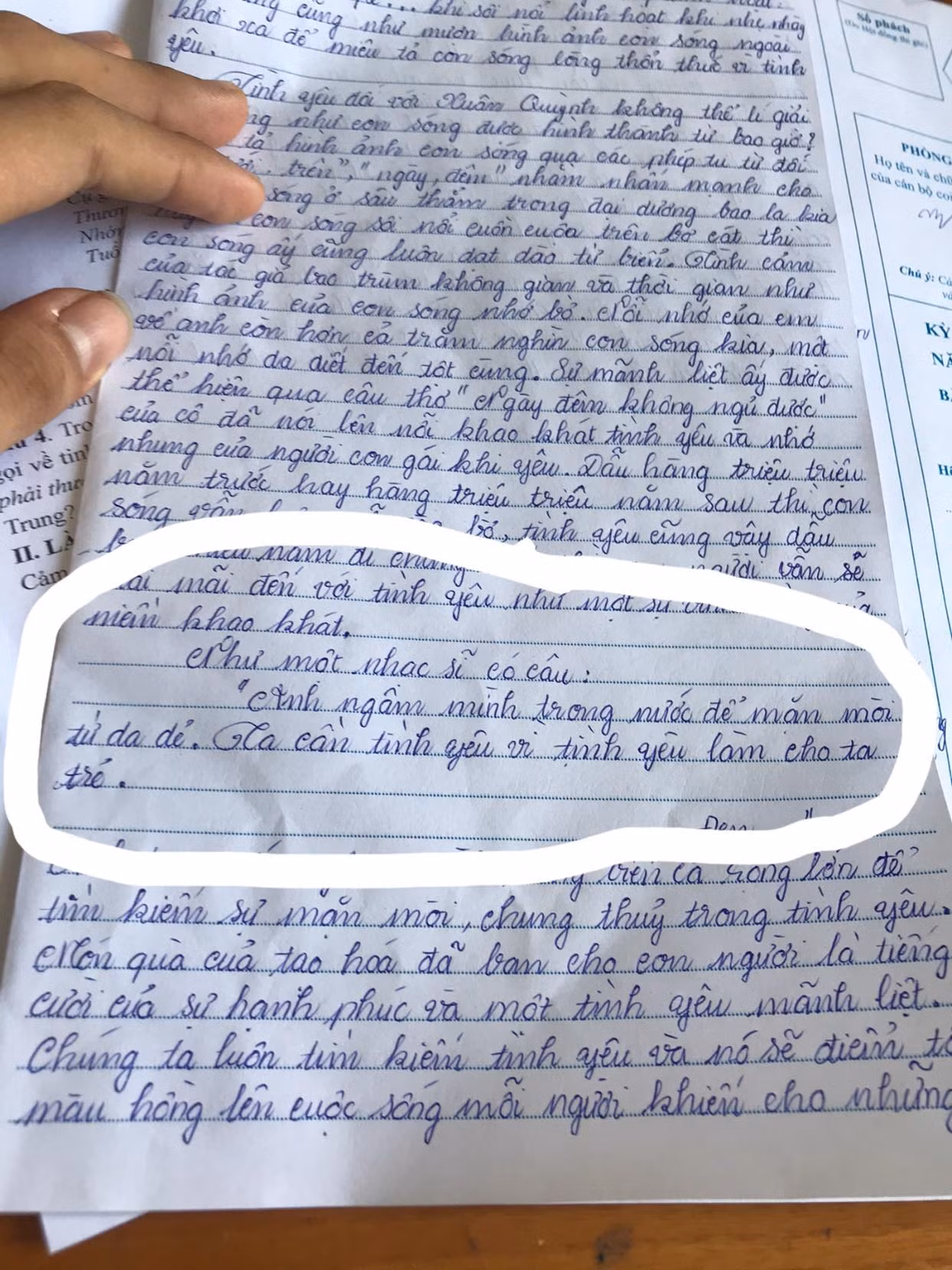 Trích lời bài hát của Đen Vâu vào bài thi môn Văn, tưởng vô lý nhưng lại cực hợp lý! ảnh 1